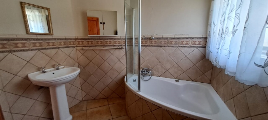 2 Bedroom Property for Sale in Loch Athlone Free State